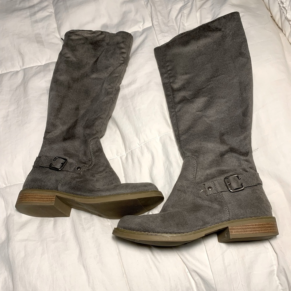 Old Navy faux suede boots. Size 7. Gray